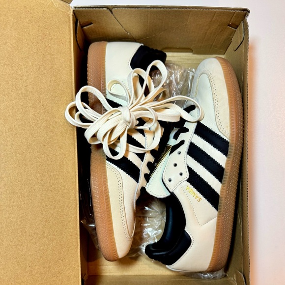 NWT Adidas Samba White and Black Sneakers, Size 8 (men’s 6.5) - Picture 2 of 16